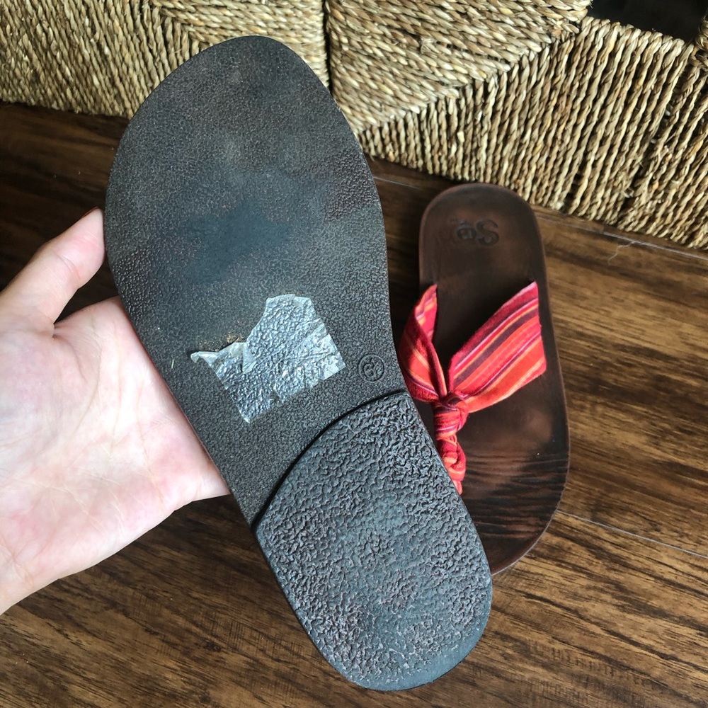 Sandals - Picture 4 of 4